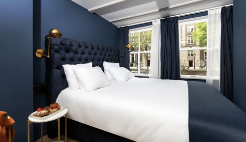 Signature Suite, 1 King Bed, Canal View