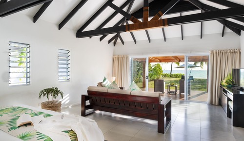 Bungalow, Beachfront
