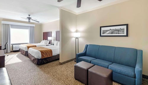 2 Queen Bed Suite with Sofa Bed, Accessible