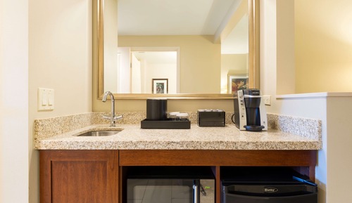 Suite, 1 King Bed, Mountain View
