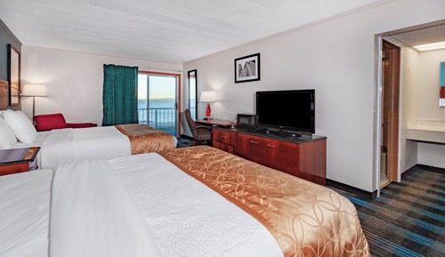 Deluxe Room, 2 Queen Beds, Non Smoking, Balcony (Lakefront View)