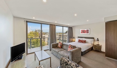Premier Studio Queen - Complimentary Parking