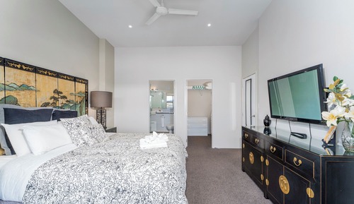 Three Bedroom Deluxe Couples Villa