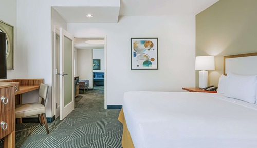 2 Room Suite 1 King Bed, City View High Floor