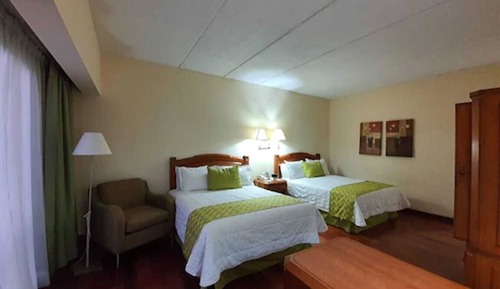 Quadruple Room, 2 Queen Beds