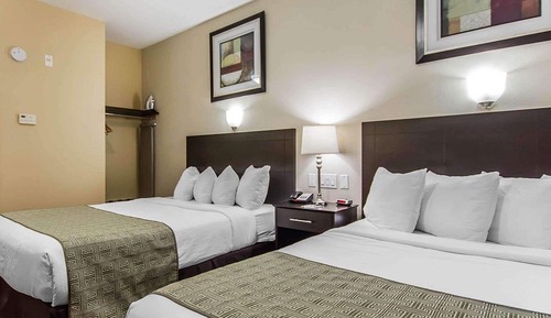 Traditional Room, 2 Queen Beds, Non Smoking