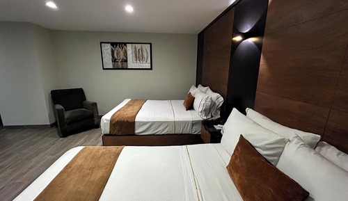 Standard Room, 2 Double Beds (No view)
