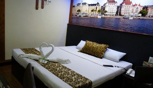 Standard Room, 1 Queen Bed
