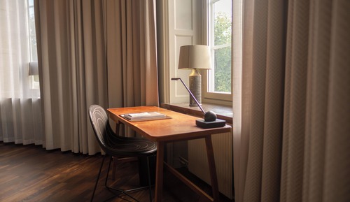 Suite, Corner