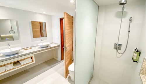 Superior Room, 1 King Bed, Accessible, Garden View (Balcony)