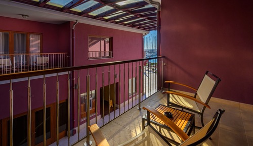 Standard Double Room, 1 King Bed, Balcony, Courtyard View