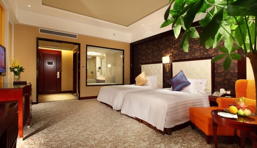 Room, 2 Twin Beds, Accessible, Smoking