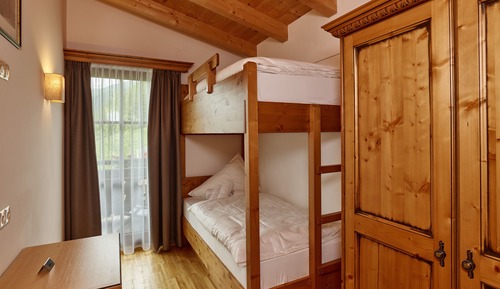 House, 4 Bedrooms, Sauna, Mountain View
