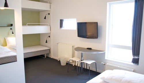 Room for 5 people