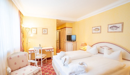 Junior Suite, 1 Double Bed with Sofa bed, City View (Land View)