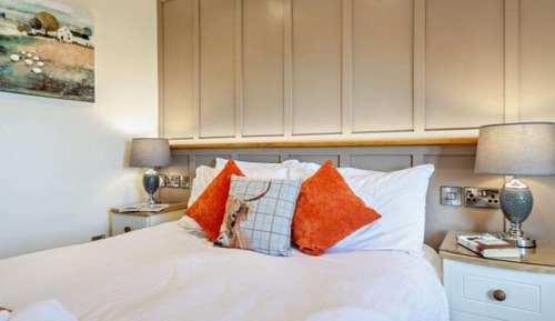 Studio Suite Apartment with Castle View