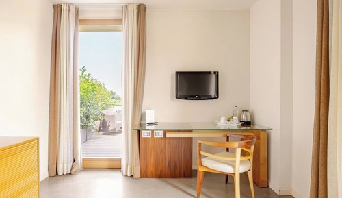 Suite with Hot Tub and Terrace