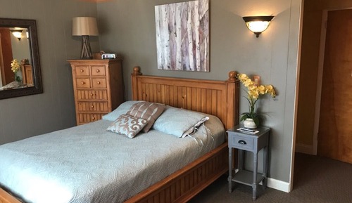 Queen & Twin Room