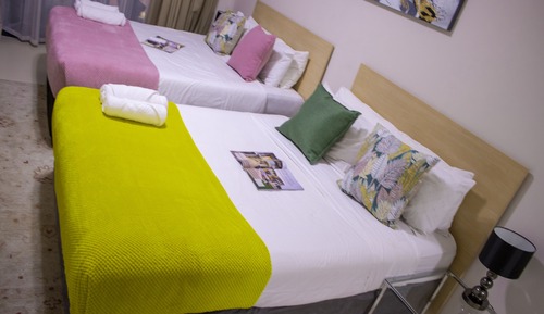 Top Floor Deluxe Room - Twin