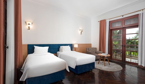 Twin Room with Beach Access