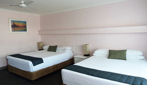 Deluxe Room, 2 Queen Beds, Non Smoking, Kitchenette