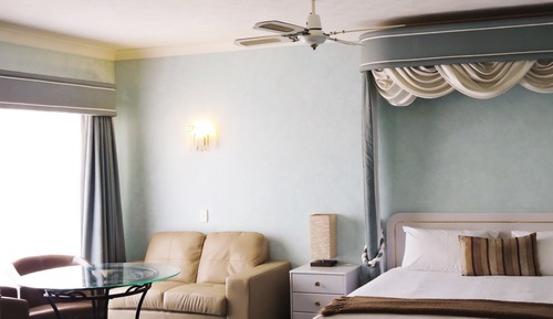 Signature Room, 1 King Bed, Non Smoking, Jetted Tub