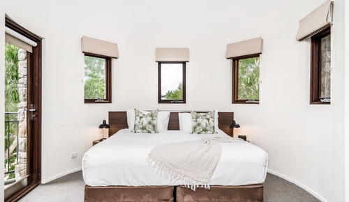 Three Bedroom Deluxe Apartment