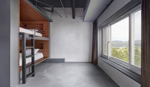 Signature Bunker Room