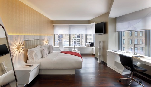 1 King Bed 1-Bedroom Suite Deluxe Room with City View