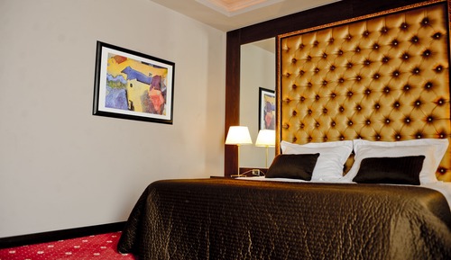 Deluxe Suite