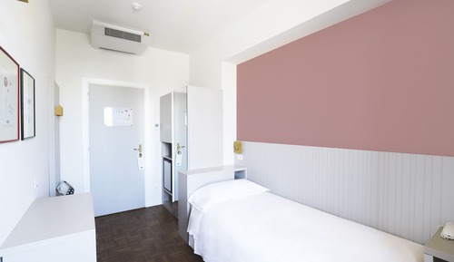 Single Room, 1 Twin Bed (Lilium)