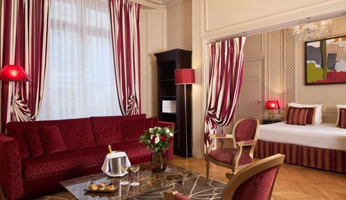 Junior Suite (Deluxe)