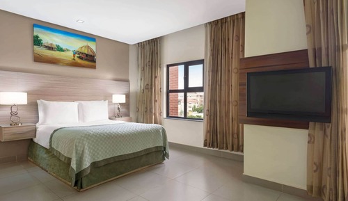 Suite, 1 Queen Bed, Non Smoking