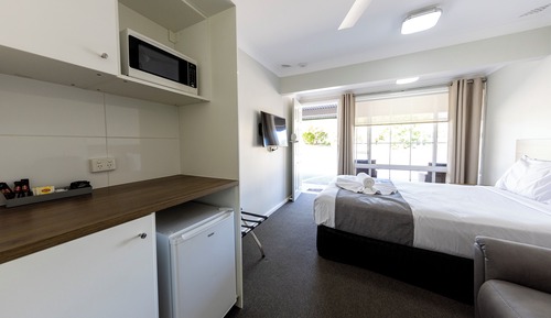 Basic Double Room, 1 Queen Bed (No Pets Permitted)