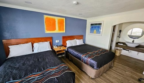 Room, 2 Queen Beds, Non Smoking