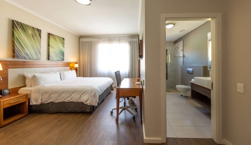 Deluxe Room, 1 King Bed