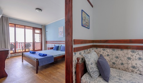 Family Room, Balcony