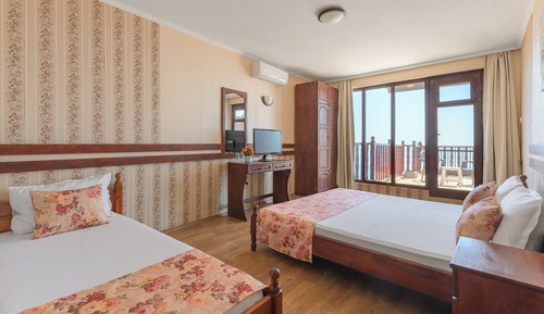 Triple Room, Balcony