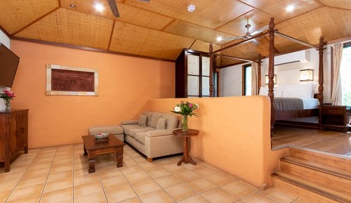 Deluxe Studio