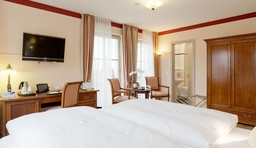 Superior Room with Balkony/ Terrace and Double Bed (1,60-1,80m)