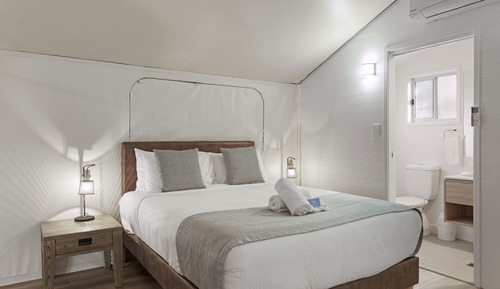 Deluxe Safari Tent - Sleeps 4