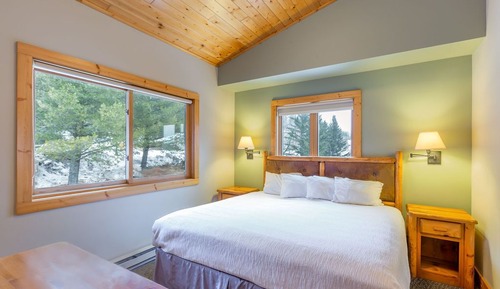 Executive Condo, 1 Bedroom, Fireplace, Mountain View