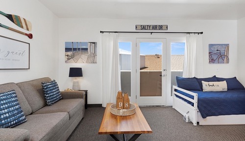 204 - Whales Inn