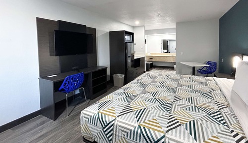 Standard Room, 1 King Bed, Accessible, Non Smoking