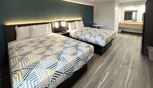 Standard Room, 2 Queen Beds, Accessible, Non Smoking