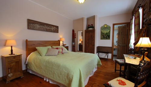 Deluxe Double Room, Private Bathroom, Garden View (Chamonix)