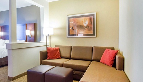 1 King Bed, Suite, Non Smoking
