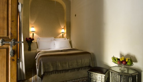 Room (Bijou)