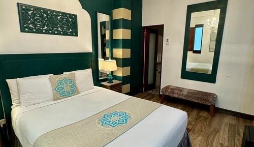 Standard Room, 1 Queen Bed