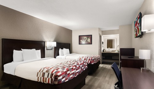 Deluxe Room, 2 Queen Beds, Smoking
